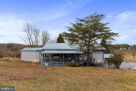 14805 White Oak Rdg, Hancock, MD 21750