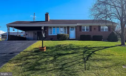 17819 Burnside Ave, Hagerstown, MD 21740