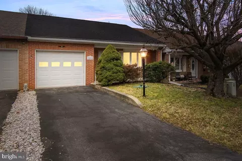 18010 Putter Dr, Hagerstown, MD 21740