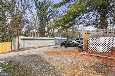 Exterior - 237 Summit Ave, Hagerstown, MD 21740 photo 5 of 6