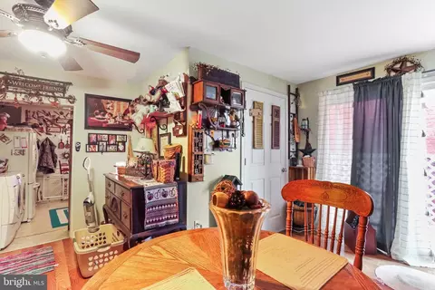 Dining - 237 Summit Ave, Hagerstown, MD 21740 photo 4 of 4