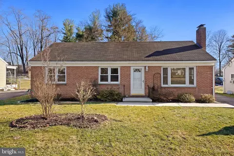 18323 College Rd, Hagerstown, MD 21740