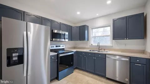 Kitchen - 103 Eagles Rdg, Smithsburg, MD 21783 photo 2 of 2