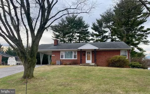 10814 Roessner Ave, Hagerstown, MD 21740