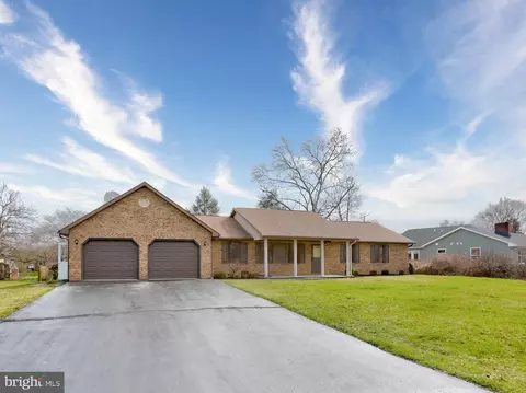 10911 Kemper Dr, Williamsport, MD 21795