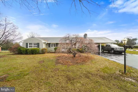 16702 Hampton Rd, Williamsport, MD 21795