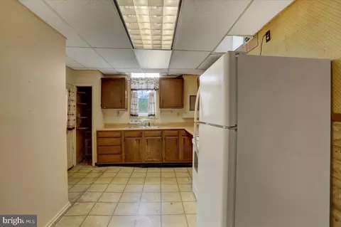 Kitchen - 5 E Green St, Funkstown, MD 21734 photo 3 of 3