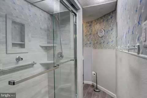 Bath - 5 E Green St, Funkstown, MD 21734 photo 2 of 3