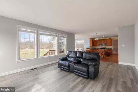 Living - 9410 Stottlemyer Rd, Boonsboro, MD 21713 photo 3 of 5