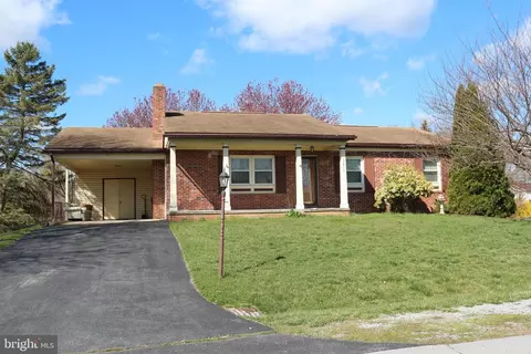 13812 Distant View Dr, Maugansville, MD 21767