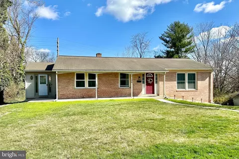 238 Potomac Hts, Hagerstown, MD 21742