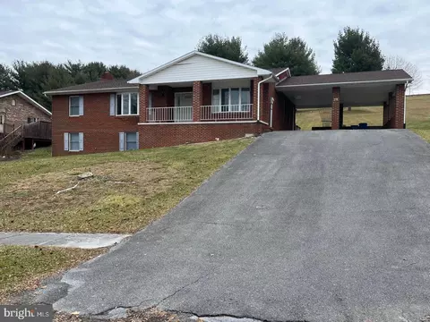 10 Grove Creek Cir, Smithsburg, MD 21783