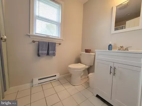 Bath - 29 N Maple Ave, Smithsburg, MD 21783 photo 3 of 3