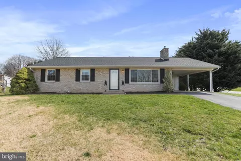 13903 Green Mountain Dr, Maugansville, MD 21767