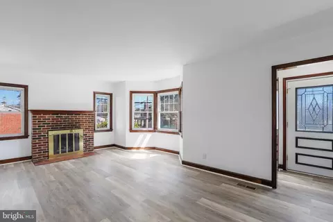 Living - 353 Devonshire Rd, Hagerstown, MD 21740 photo 2 of 3