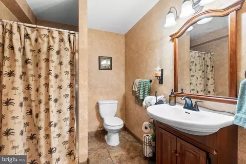 Bath - 14362 National Pike, Clear Spring, MD 21722 photo 3 of 3