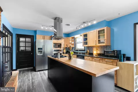 Kitchen - 14362 National Pike, Clear Spring, MD 21722 photo 4 of 7