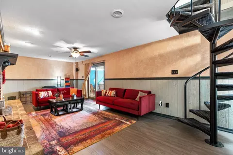 Living - 14362 National Pike, Clear Spring, MD 21722 photo 5 of 7