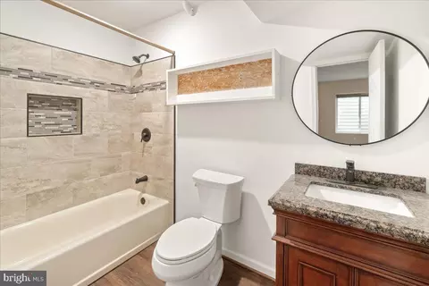 Bath - 409 Gandy Dancer Ct, Hagerstown, MD 21740 photo 2 of 5