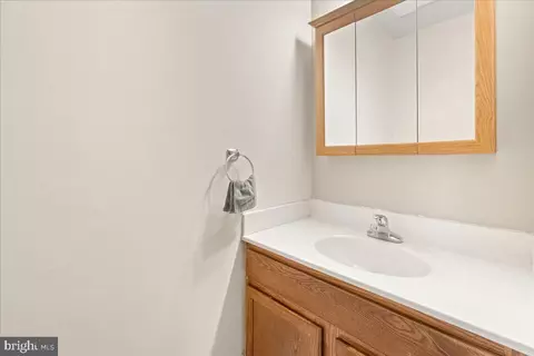 Bath - 409 Gandy Dancer Ct, Hagerstown, MD 21740 photo 1 of 5