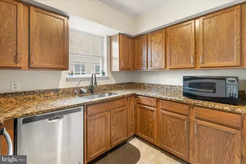 Kitchen - 409 Gandy Dancer Ct, Hagerstown, MD 21740 photo 2 of 6