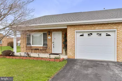 140 Sunflower Dr, Hagerstown, MD 21740