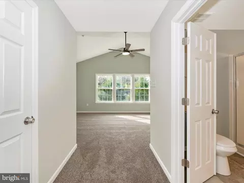 Entry Way - 127 Eagles Rdg, Smithsburg, MD 21783 photo 3 of 3
