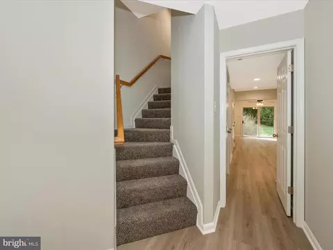 Entry Way - 127 Eagles Rdg, Smithsburg, MD 21783 photo 2 of 3