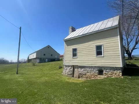 Exterior - 22247 Jefferson Blvd, Smithsburg, MD 21783 photo 2 of 5