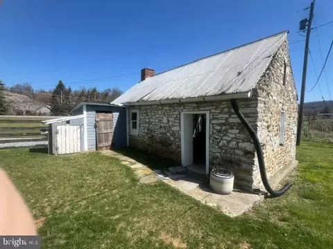 Exterior - 22247 Jefferson Blvd, Smithsburg, MD 21783 photo 4 of 5