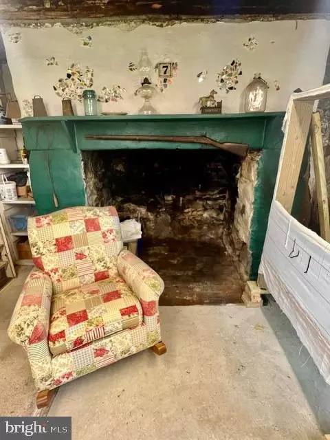 Living - 22247 Jefferson Blvd, Smithsburg, MD 21783 photo 3 of 3