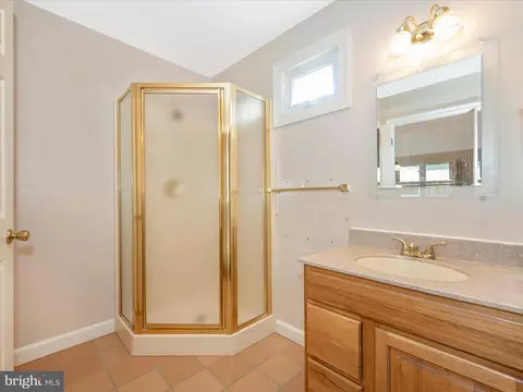 Bath - 100 Maple Ave, Boonsboro, MD 21713 photo 1 of 4