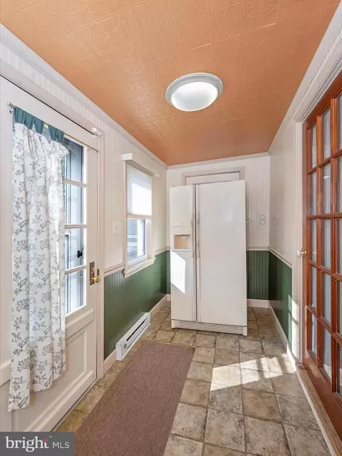 Entry Way - 100 Maple Ave, Boonsboro, MD 21713 photo 4 of 9