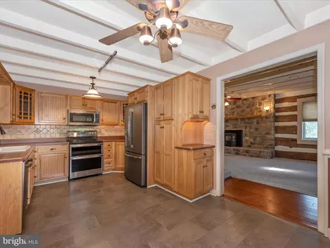 Entry Way - 100 Maple Ave, Boonsboro, MD 21713 photo 3 of 9