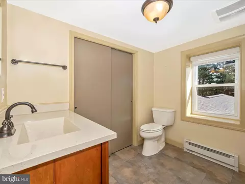 Bath - 100 Maple Ave, Boonsboro, MD 21713 photo 2 of 4