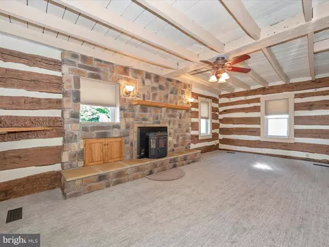 Living - 100 Maple Ave, Boonsboro, MD 21713 photo 4 of 8