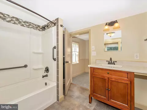 Bath - 100 Maple Ave, Boonsboro, MD 21713 photo 3 of 4