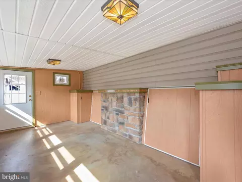 Entry Way - 100 Maple Ave, Boonsboro, MD 21713 photo 9 of 9