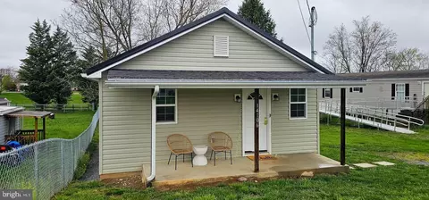 14106 Niswander Rd, Hagerstown, MD 21740