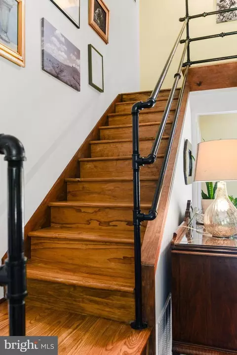 Entry Way - 11628 White Hall Rd, Smithsburg, MD 21783 photo 5 of 15