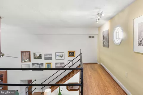 Entry Way - 11628 White Hall Rd, Smithsburg, MD 21783 photo 9 of 15