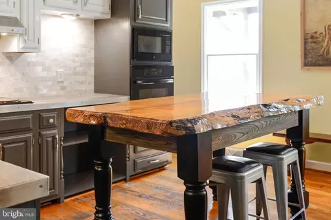 Kitchen - 11628 White Hall Rd, Smithsburg, MD 21783 photo 5 of 8