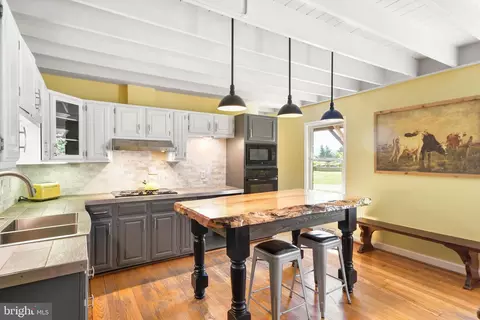 Kitchen - 11628 White Hall Rd, Smithsburg, MD 21783 photo 4 of 8