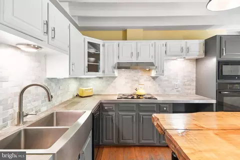 Kitchen - 11628 White Hall Rd, Smithsburg, MD 21783 photo 2 of 8