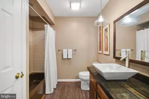 Bath - 11628 White Hall Rd, Smithsburg, MD 21783 photo 1 of 8