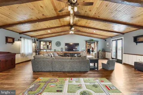 Living - 15542 Broadfording Rd, Clear Spring, MD 21722 photo 5 of 9
