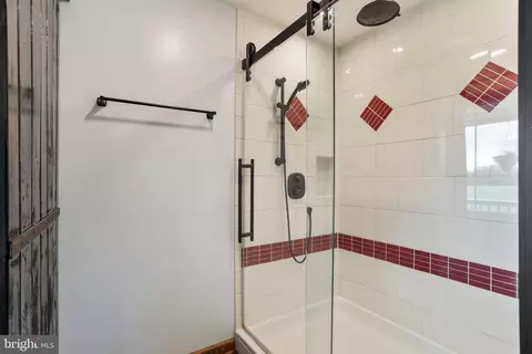 Bath - 15542 Broadfording Rd, Clear Spring, MD 21722 photo 4 of 5