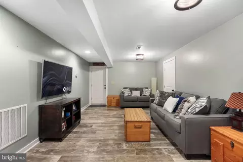 Living - 15542 Broadfording Rd, Clear Spring, MD 21722 photo 7 of 9