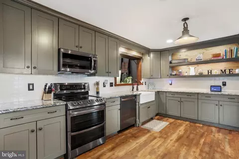 Kitchen - 15542 Broadfording Rd, Clear Spring, MD 21722 photo 2 of 7