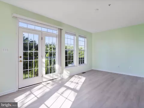 Living - 17802 Sinter Way, Hagerstown, MD 21740 photo 4 of 6